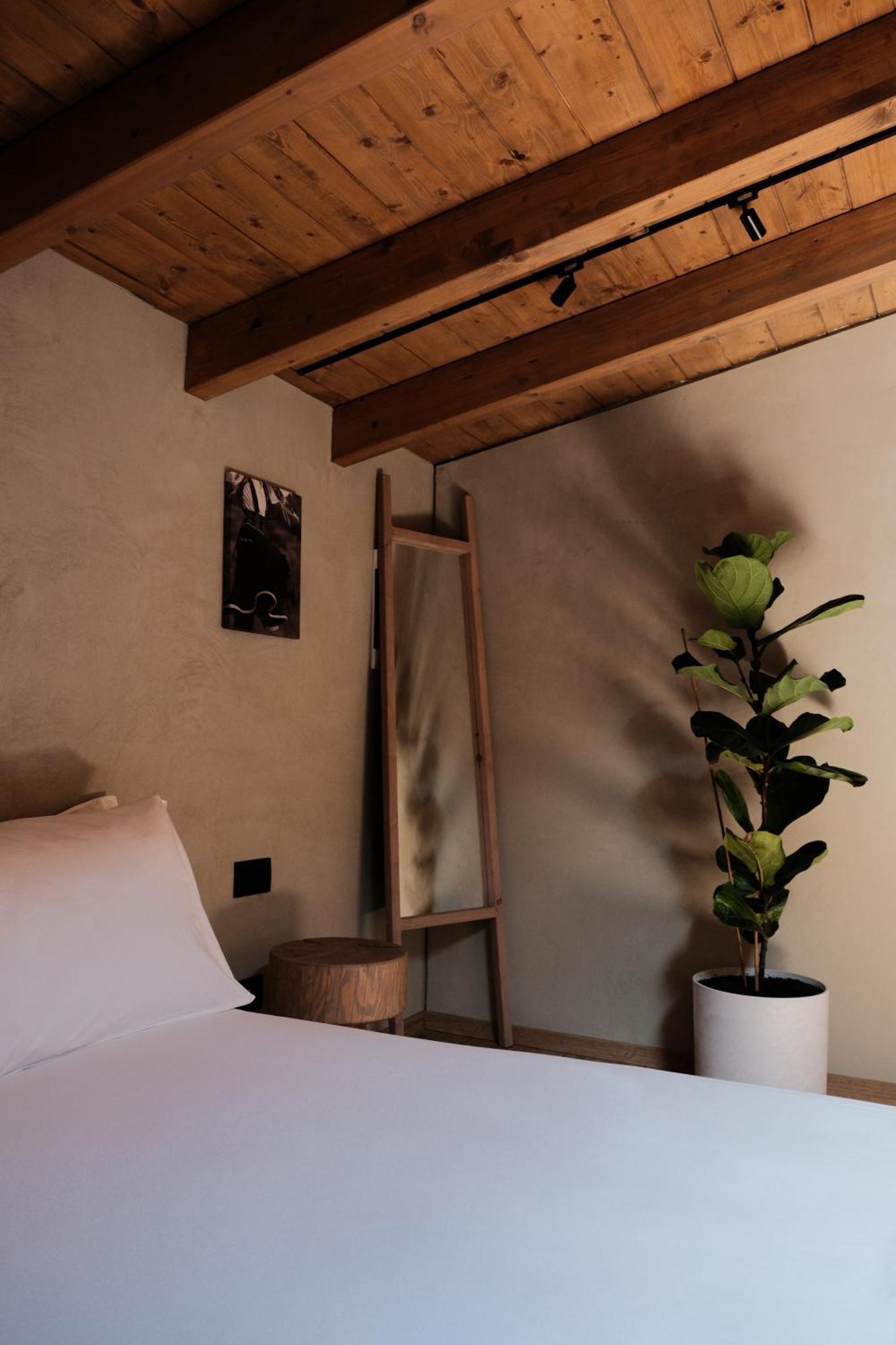 Faces & Places Boutique Hotel ติรานา ภายนอก รูปภาพ